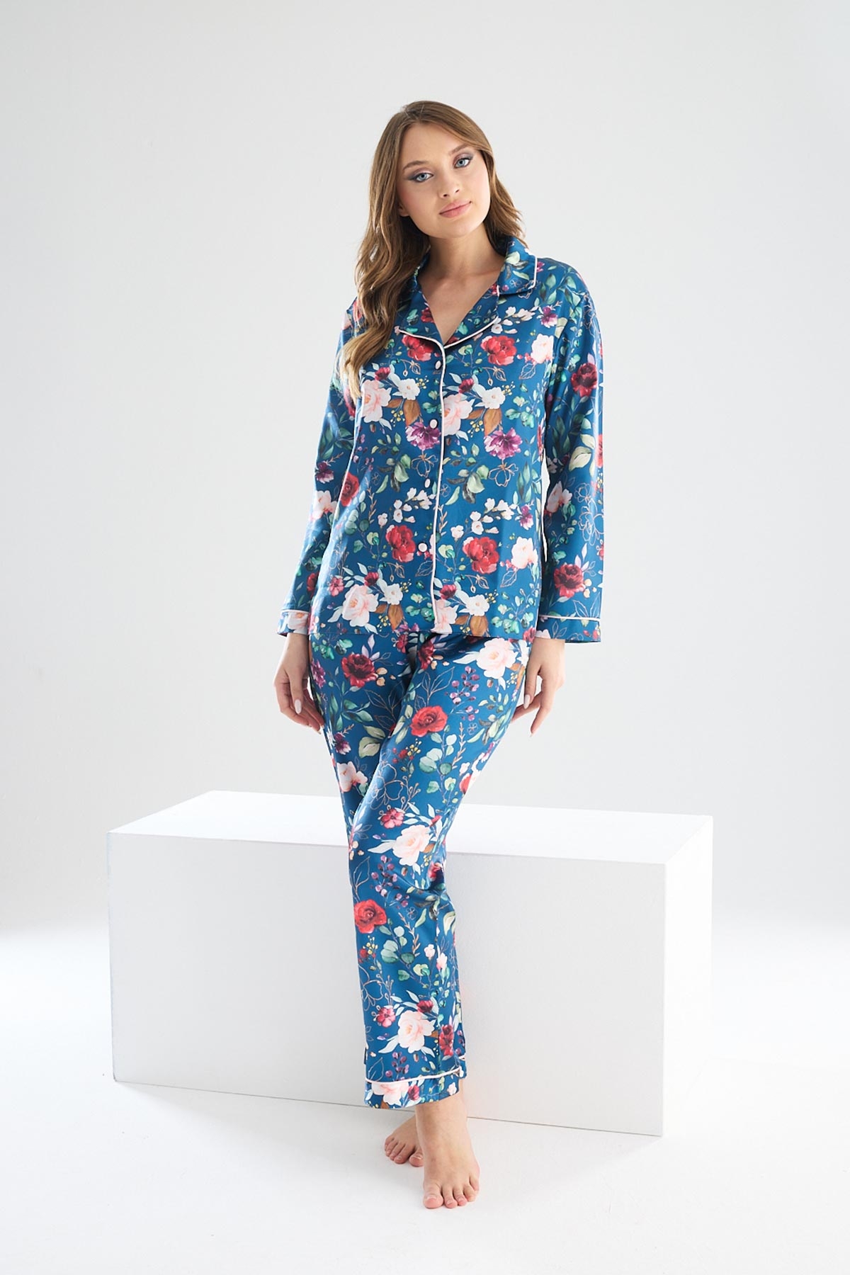 Perla Mavi İpek Saten Çiçek Desenli Kadın Pijama Takımı 8002MS
