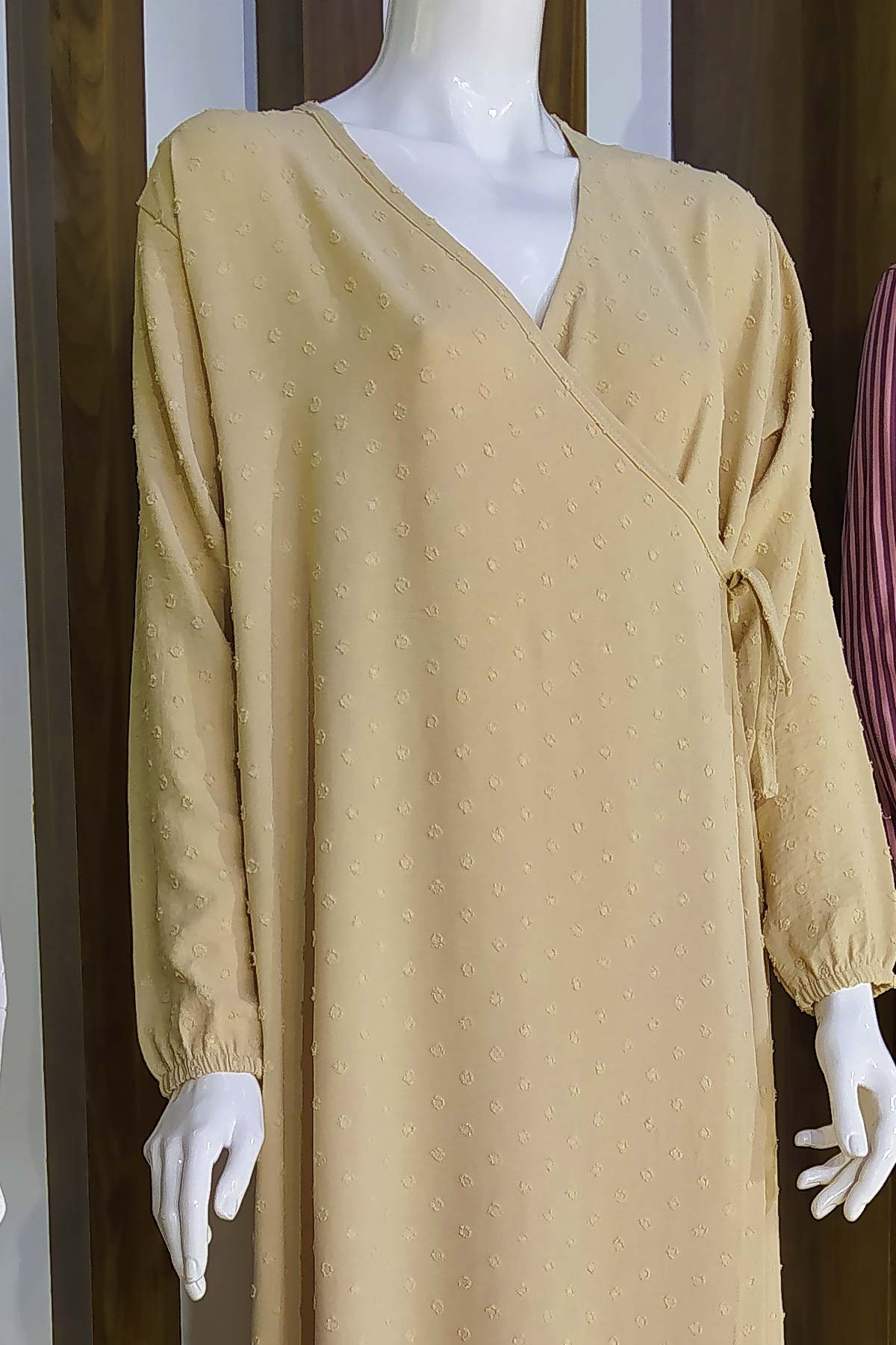 Bej Yandan Bağlamalı Kendinden Desenli Namaz Seti 2696