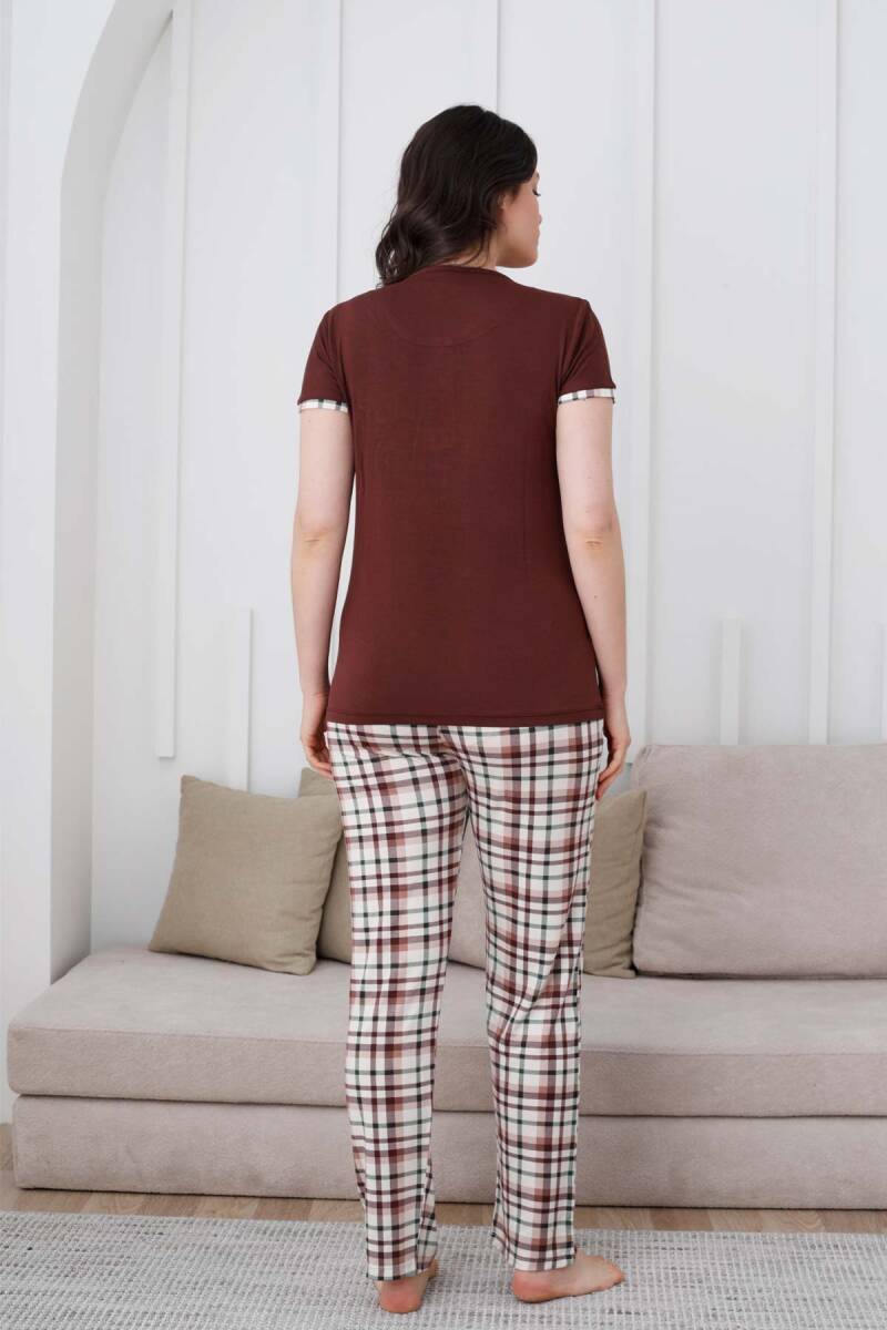 Ekoseli%20Kadın%20Pijama%20Takımı%20-%20Kahverengi%20Nakışlı%20Likralı%20Kısa%20Kollu%202834KY