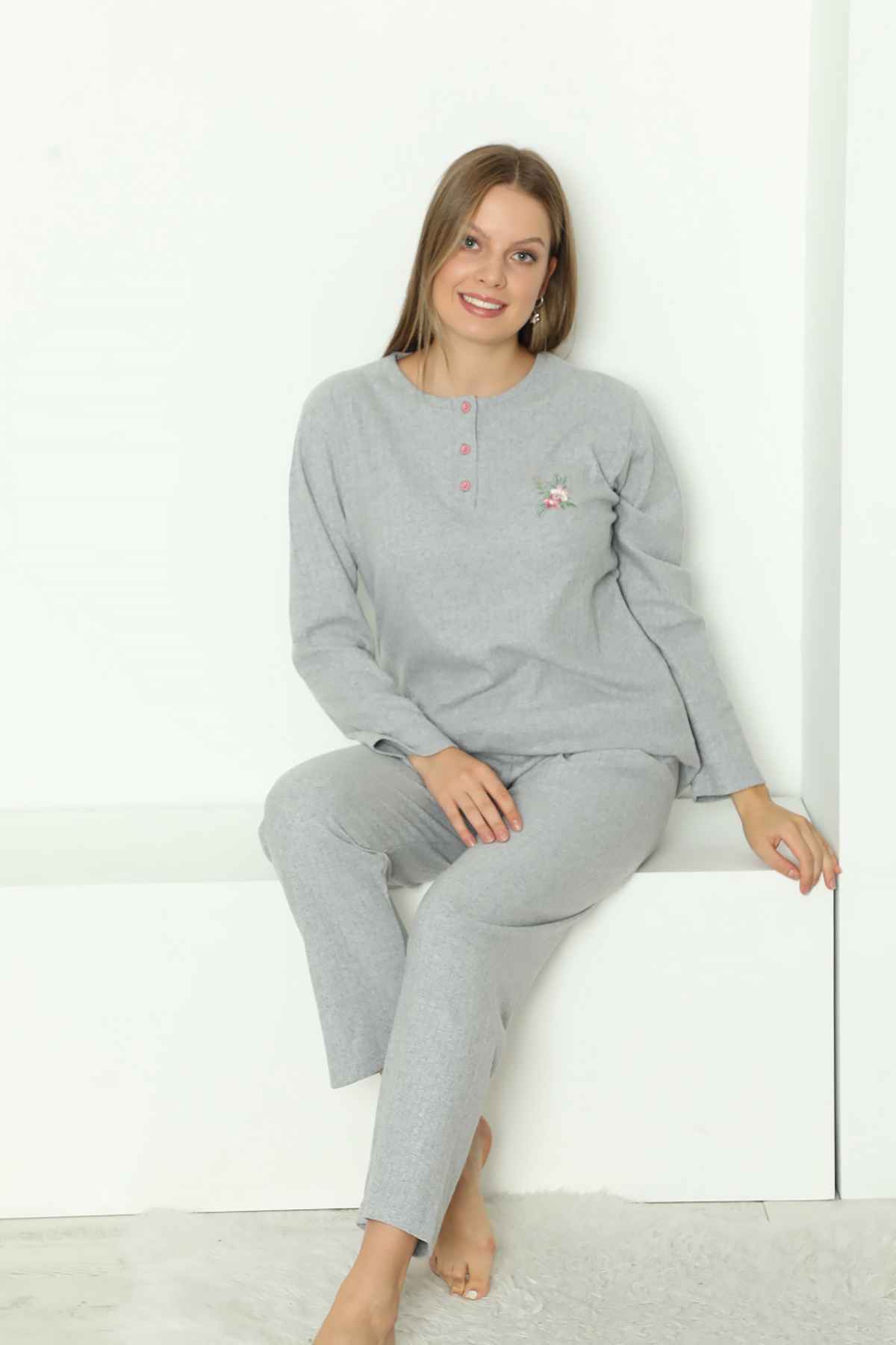 Çizgili Desenli Kadın Pijama Takımı - Gri Nakışlı Detaylı Kışlık Penye 034UK