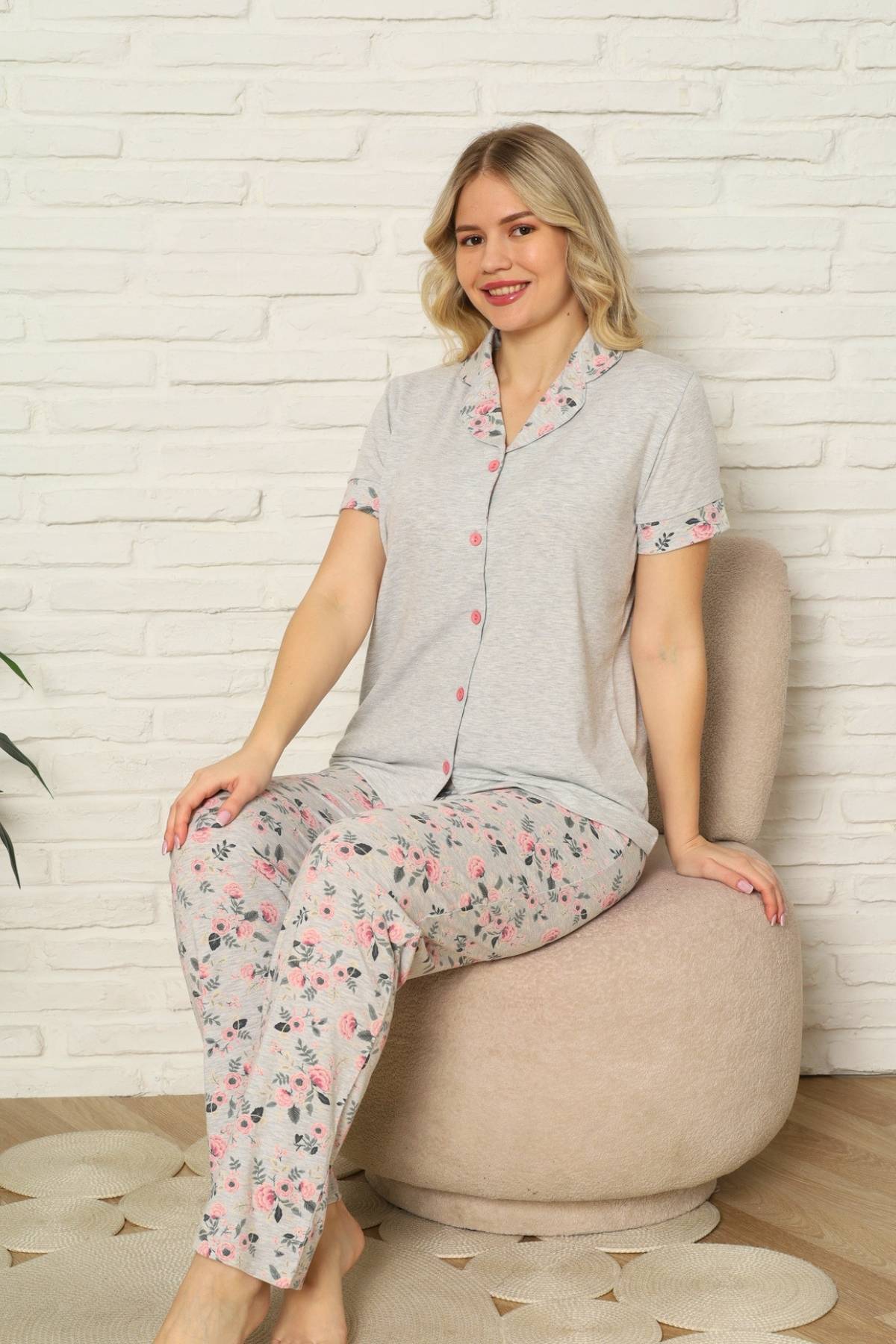 Kadın Pijama Takımı - Gri Gül Desenli Önden Düğmeli Kısa Kollu Likralı Penye 2873KY