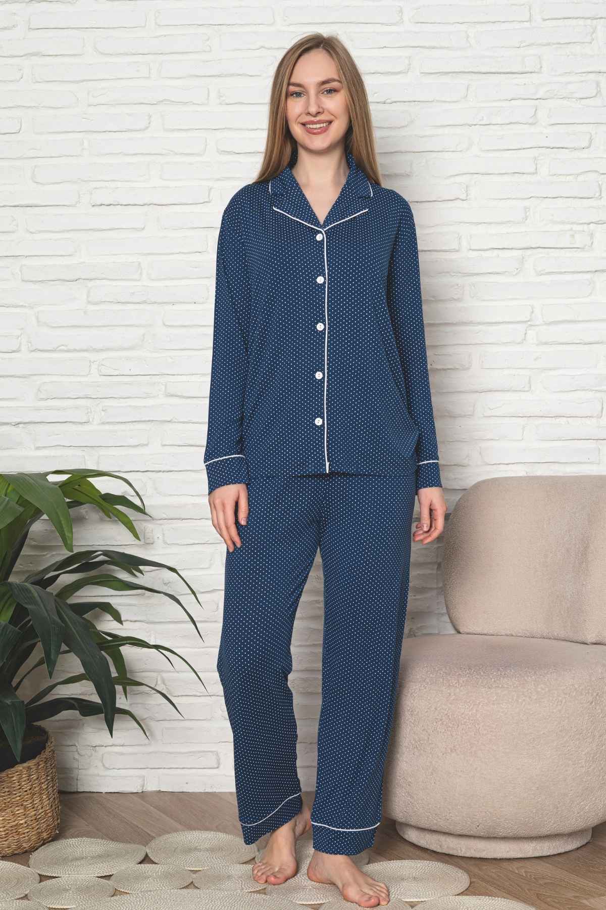 Kadın Pijama Takımı - İndigo Puantiyeli Önden Düğmeli Uzun Kollu Likralı Viskon 2888UY