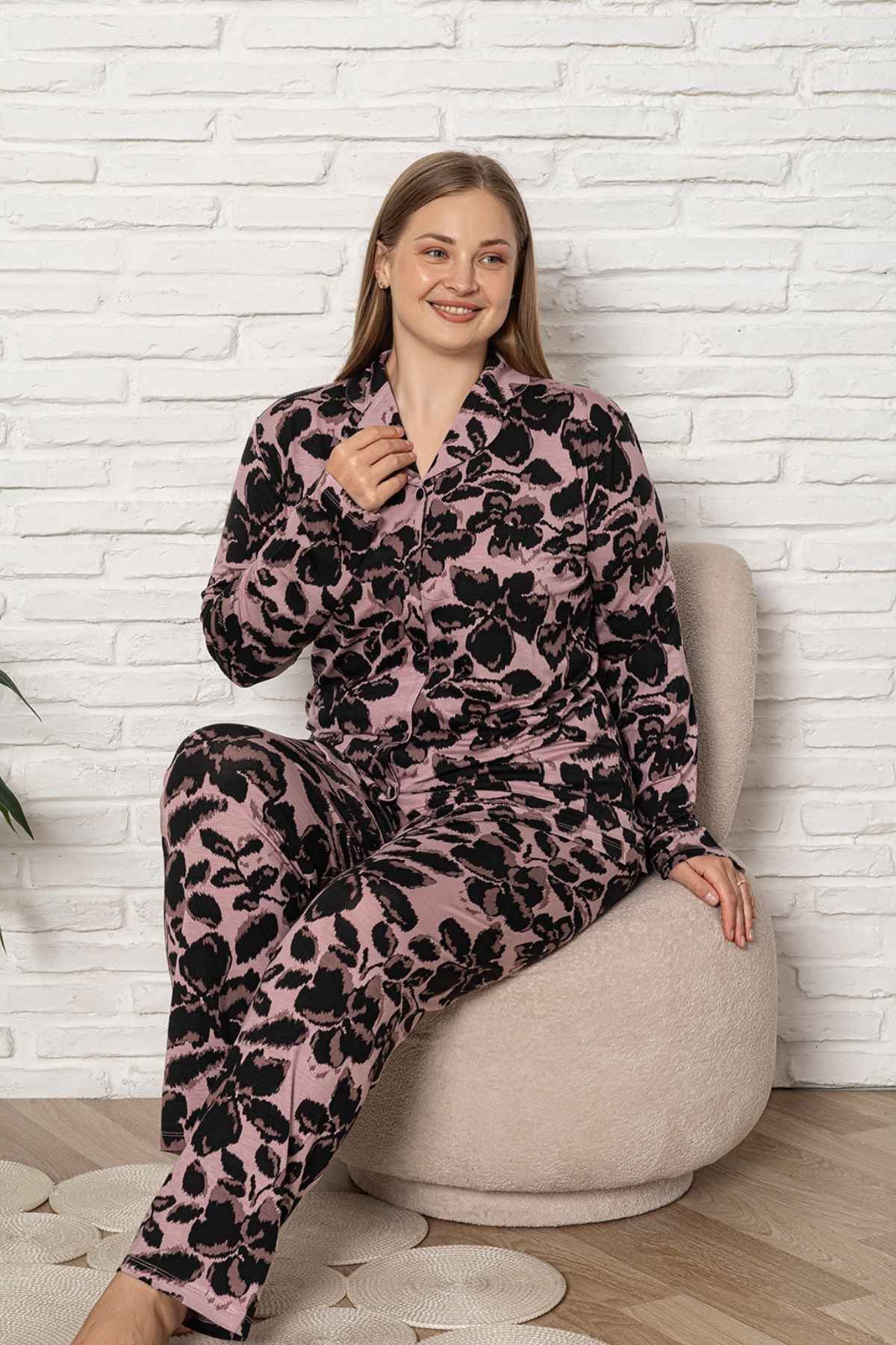Büyük Beden Kadın Pijama Takımı - Çicek Desen Uzun Kol Likralı Kumaş 2922UYB
