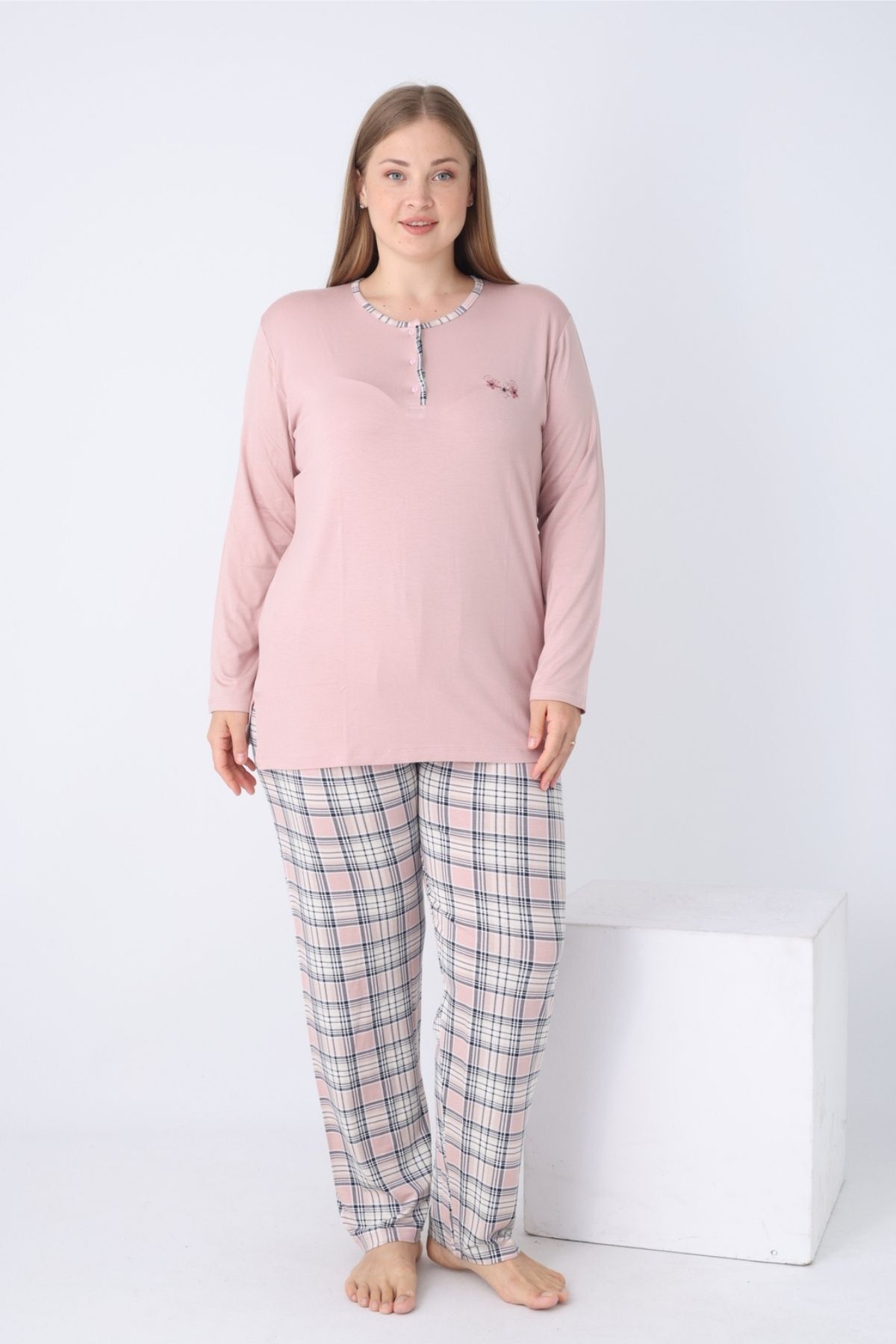Büyük Beden Kadın Pijama Takımı - Kareli Uzun Kollu Likralı Viskon 2925UYB
