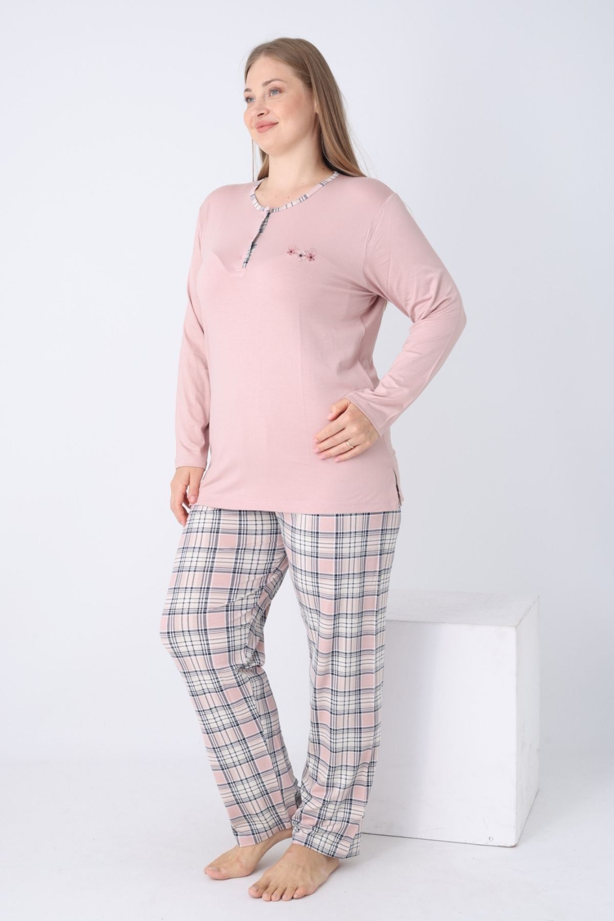 Büyük Beden Kadın Pijama Takımı - Kareli Uzun Kollu Likralı Viskon 2925UYB